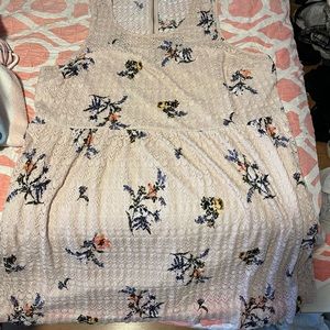 Floral summer dress with zipper on back